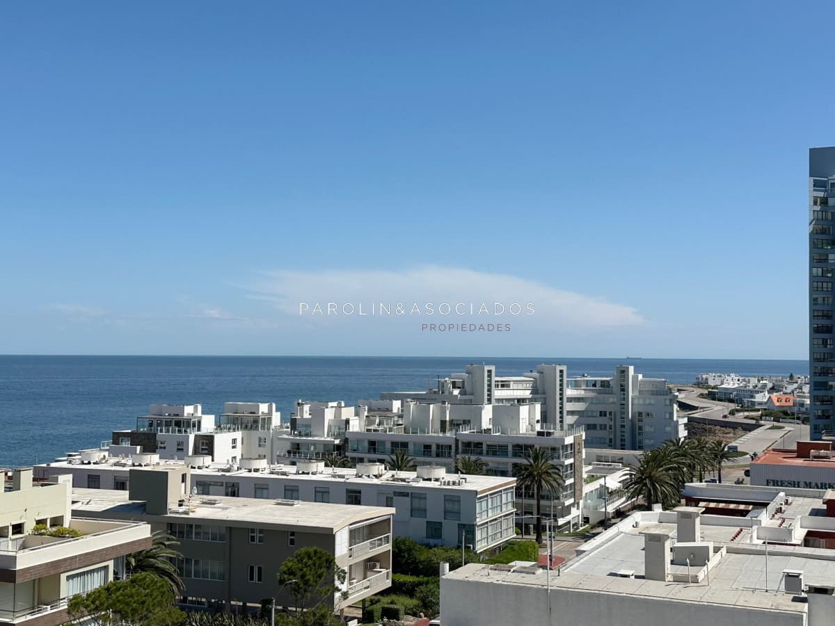 Apartamento de 1 dormitorio en venta en edificio Van Gogh, Punta del Este