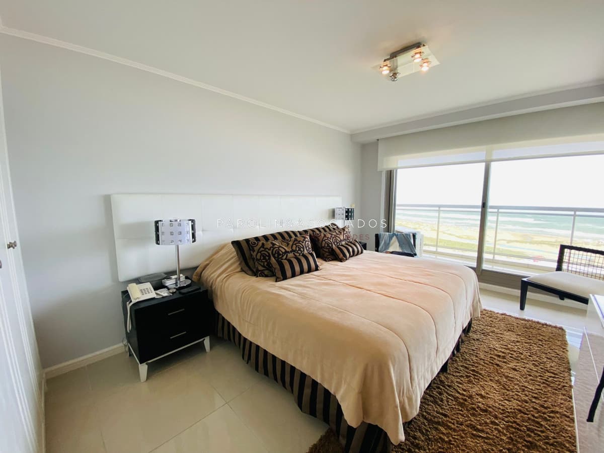 Apartamento en venta de 4 dormitorios en Torre Imperiale, Punta del Este.