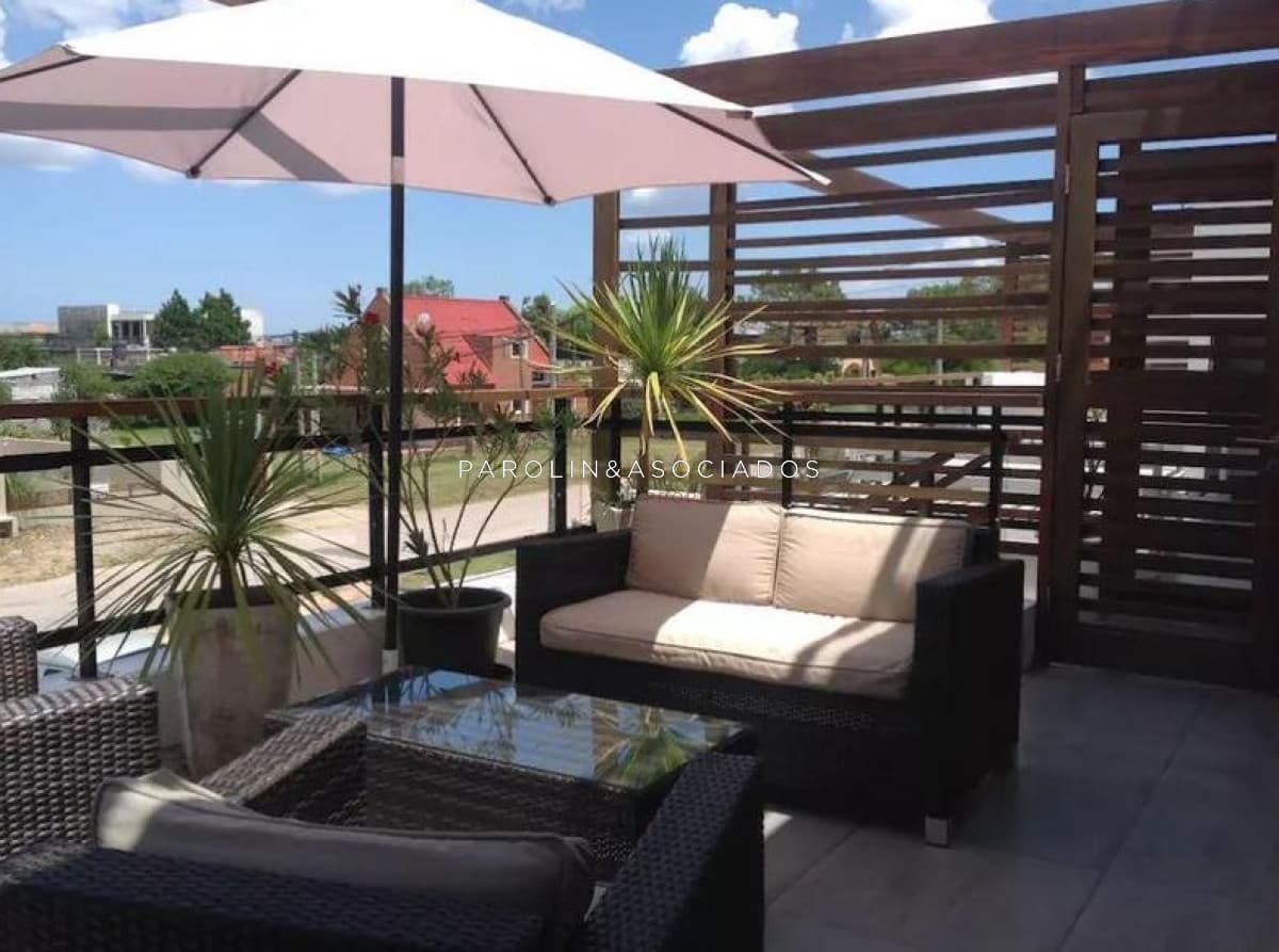 Apartamento en venta de 2 dormitorios en Punta del Este.
