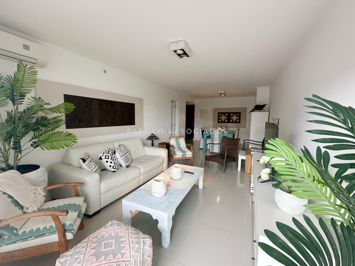 Apartamento en venta de 3 dormitorios en Forest Tower II, Punta del Este