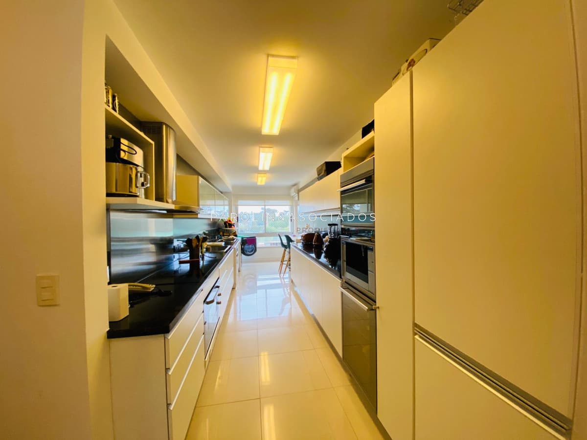 Apartamento en venta de 3 dormitorios en Terrazas de Villa Brava, Punta del Este.