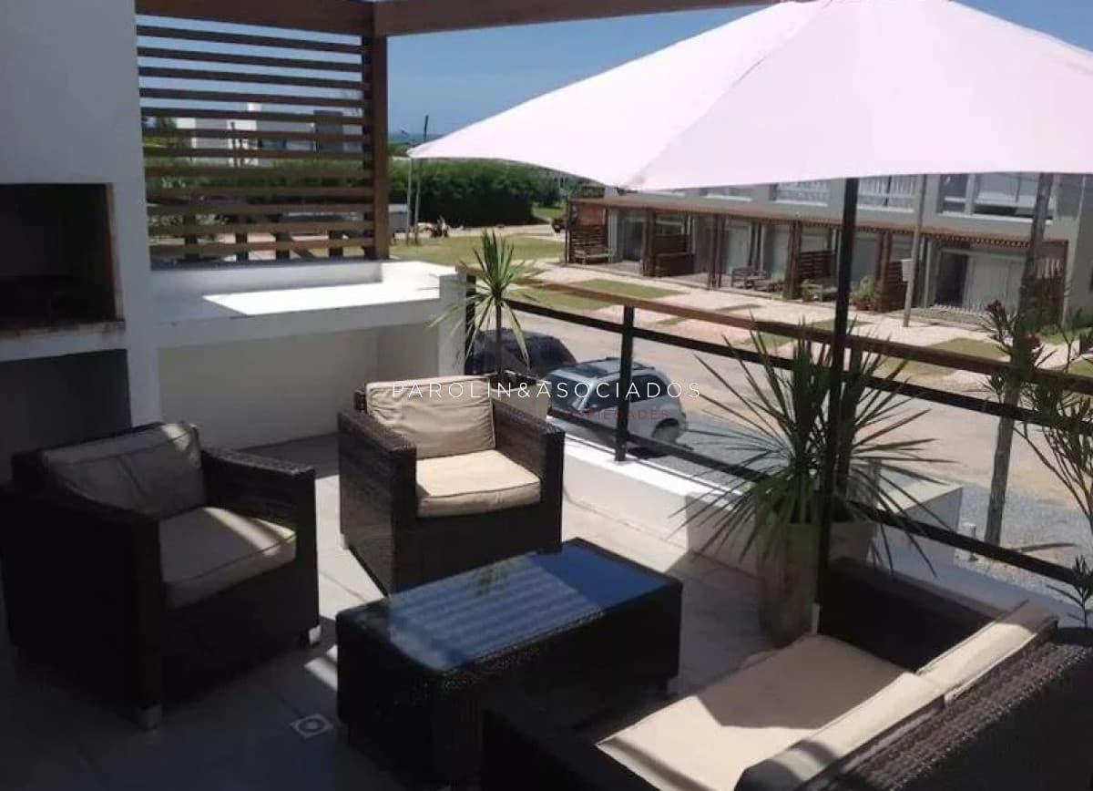 Apartamento en venta de 2 dormitorios en Punta del Este.
