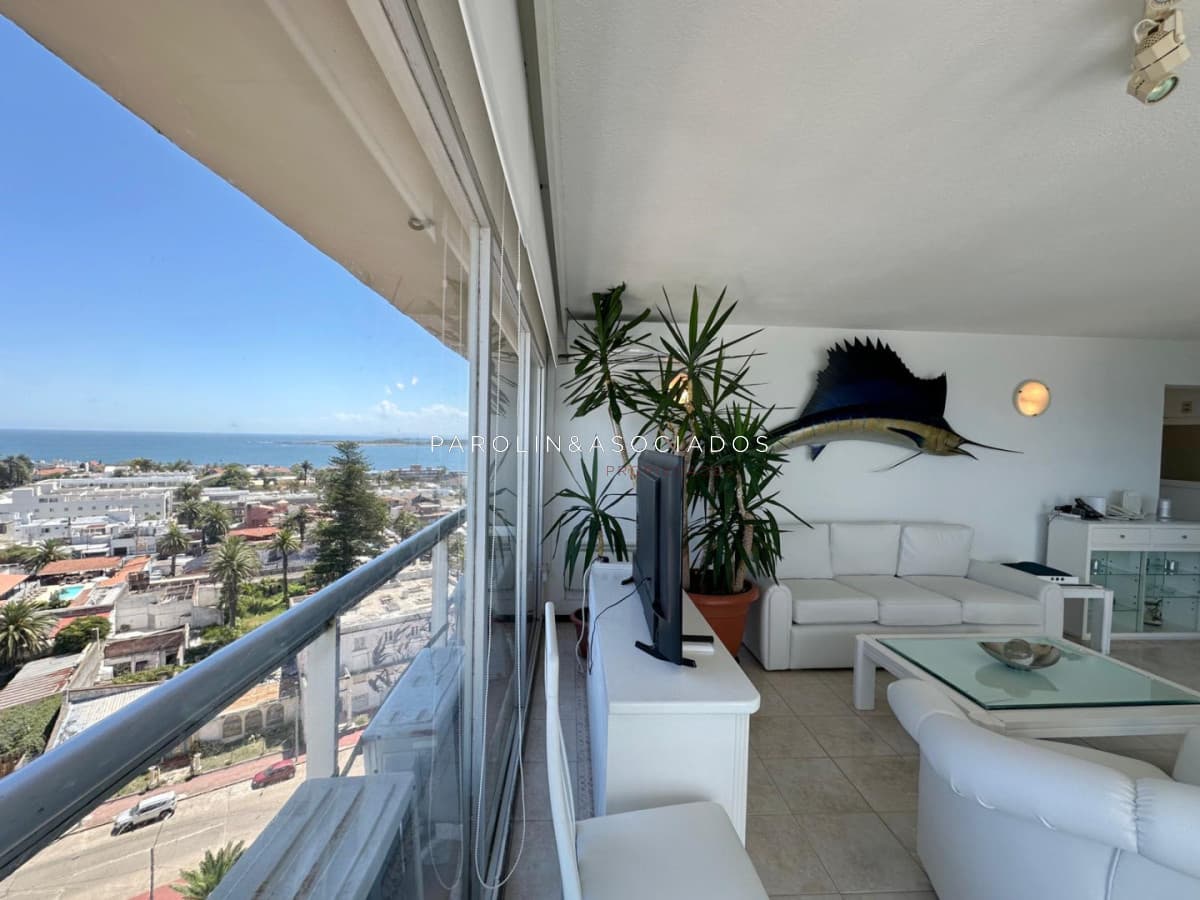 Departamento en venta de 3 Dormitorios en Torre Plaza, Punta del Este