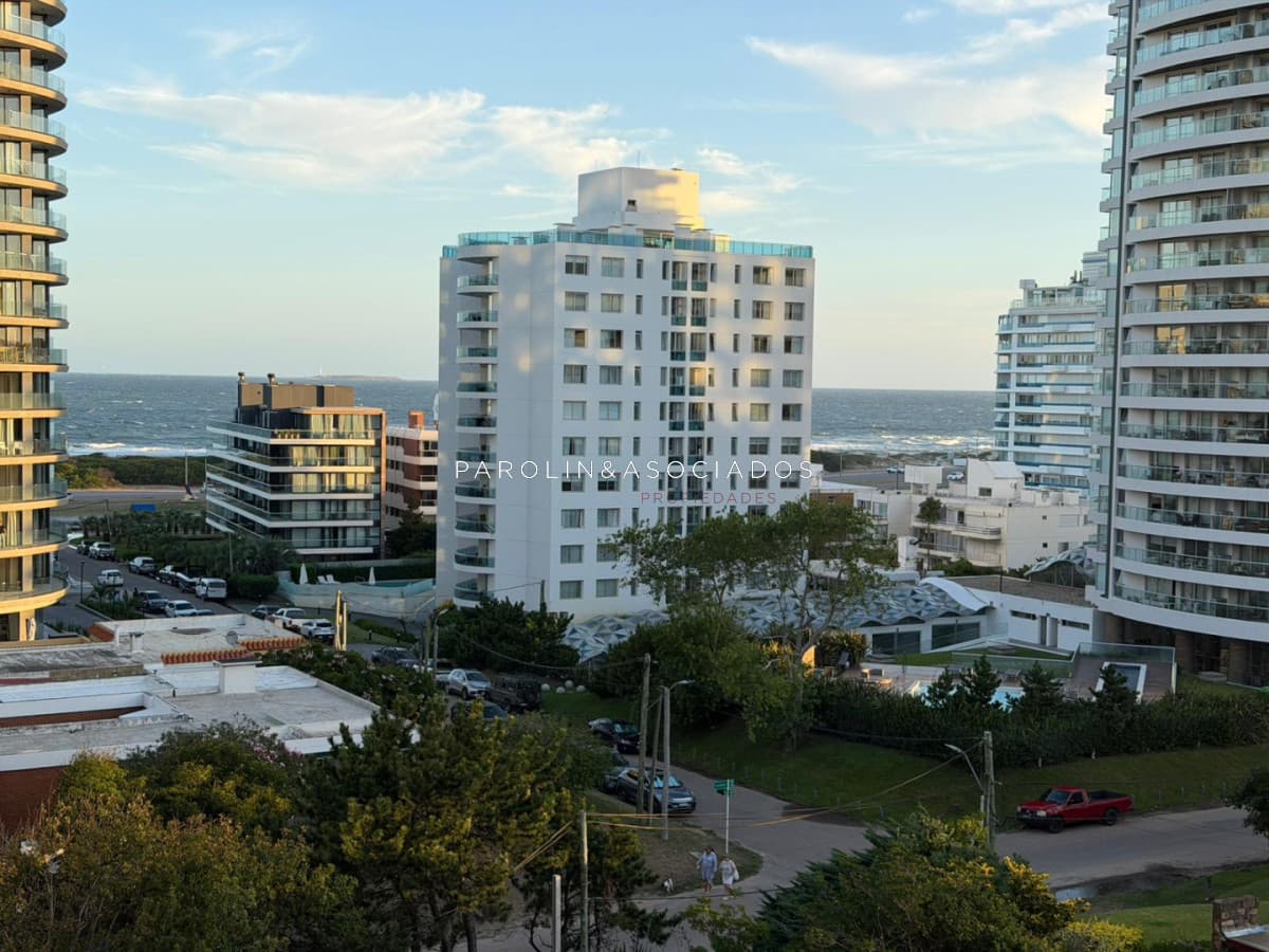 Apartamento en venta de 2 dormitorios en Wave Brava, Punta del Este