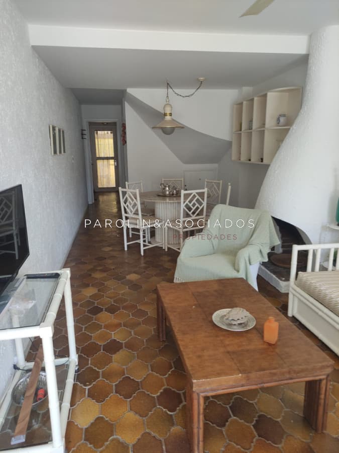 Duplex de 2 Dormitorios en Venta en Playa Mansa, Punta del Este