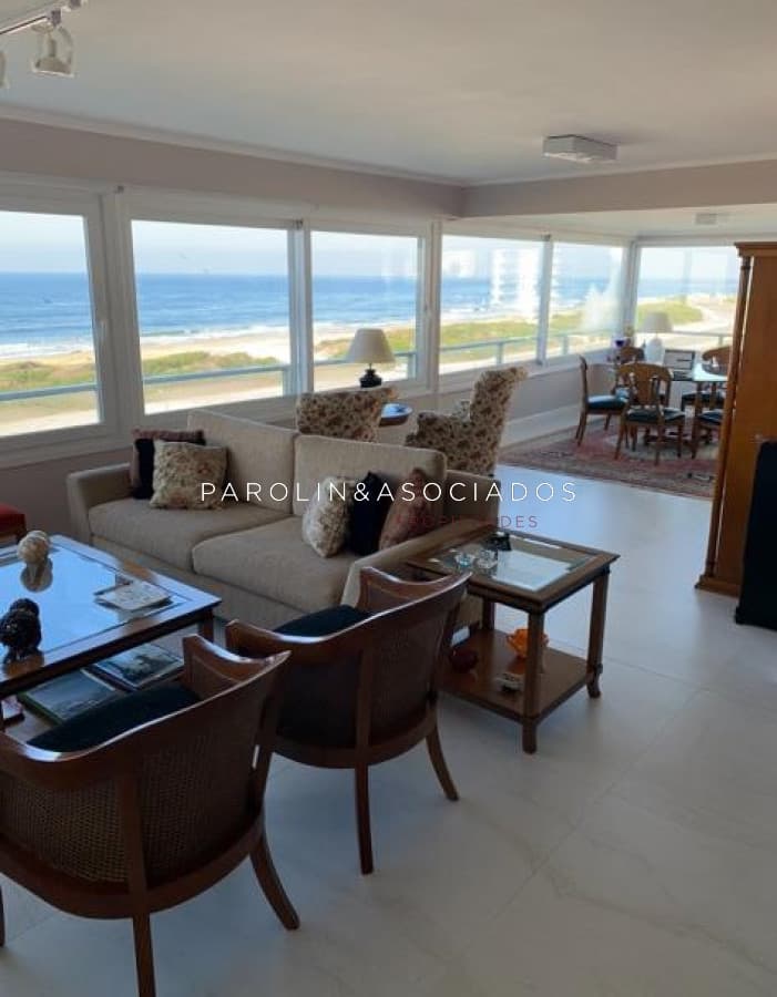 Apartamento en venta en Edificio Tiburón, Punta del Este.