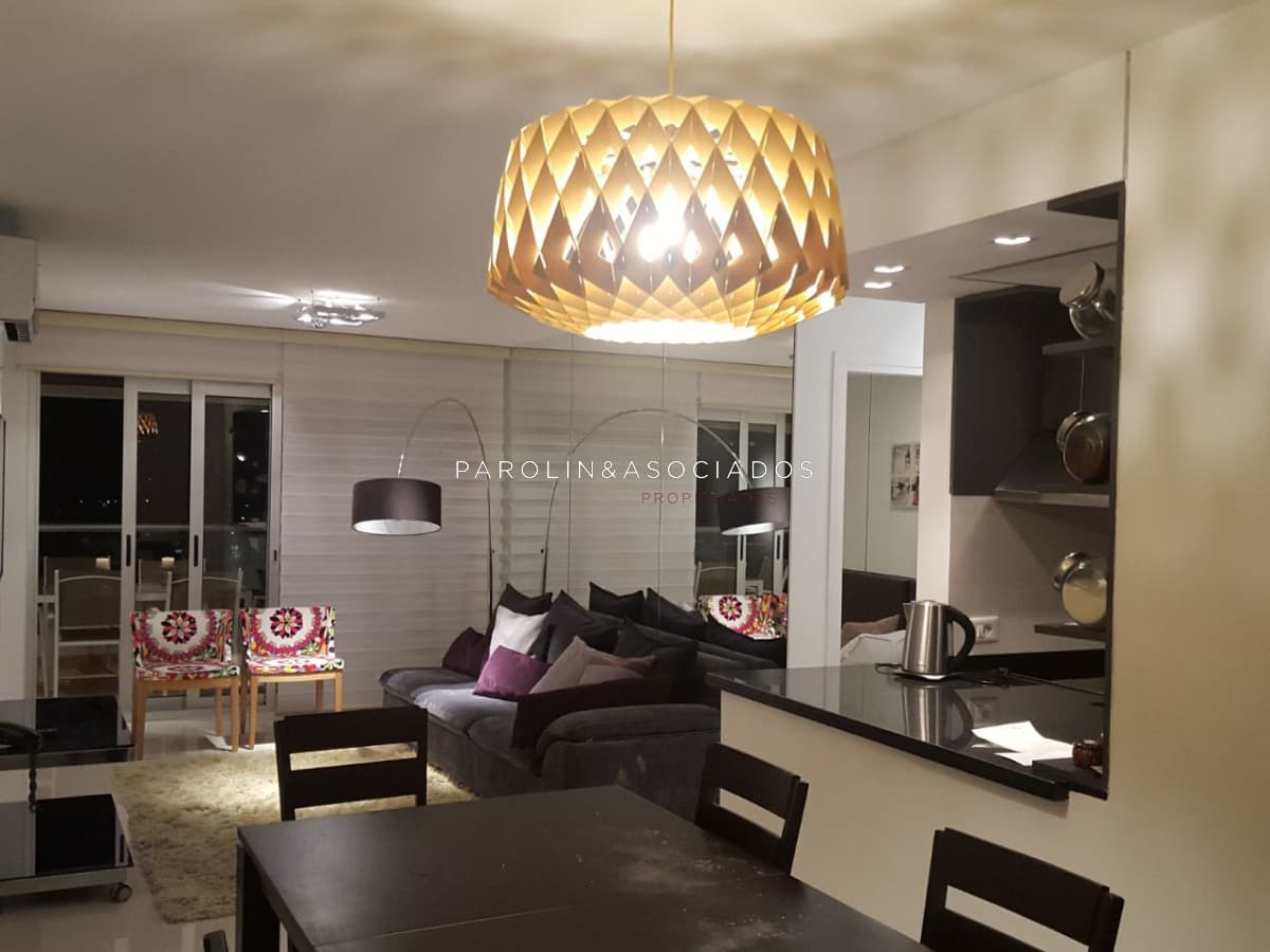 Excelente apartamento en venta en Icon Brava Tower, Punta del Este.