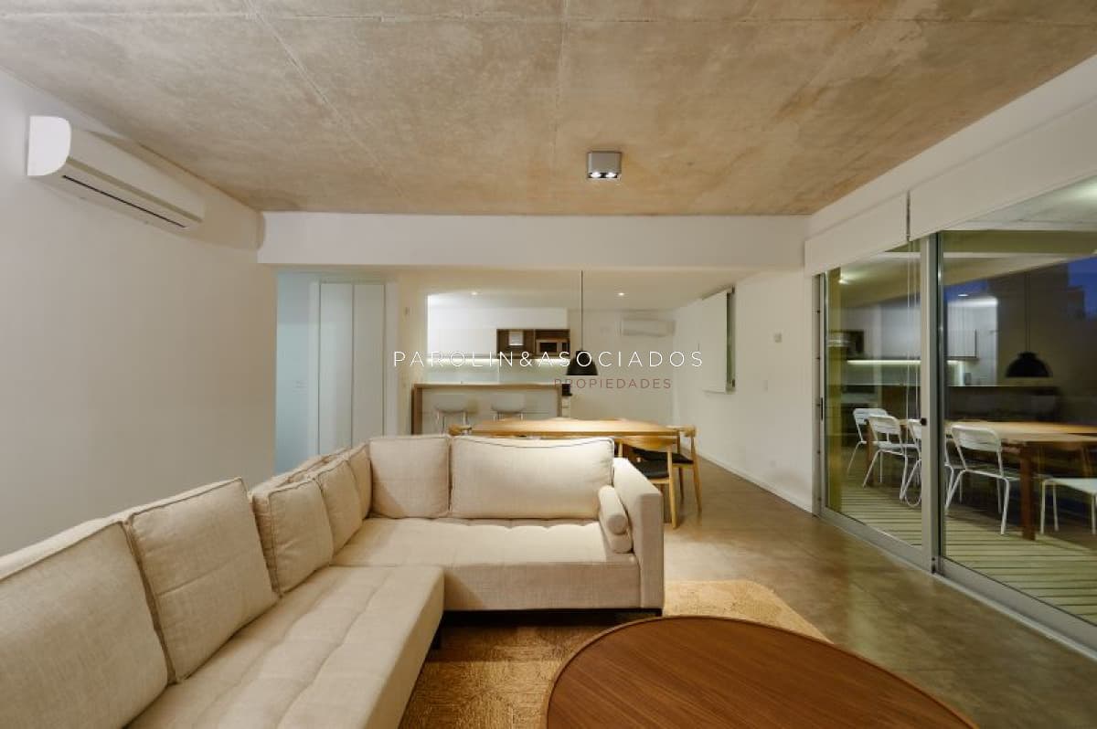 Apartamento en venta de 2 dormitorios en Punta del Este.