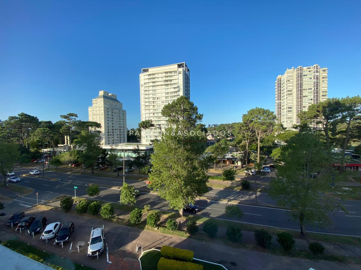 Apartamento en venta de 2 dormitorios en Roosevelt, Punta del Este.