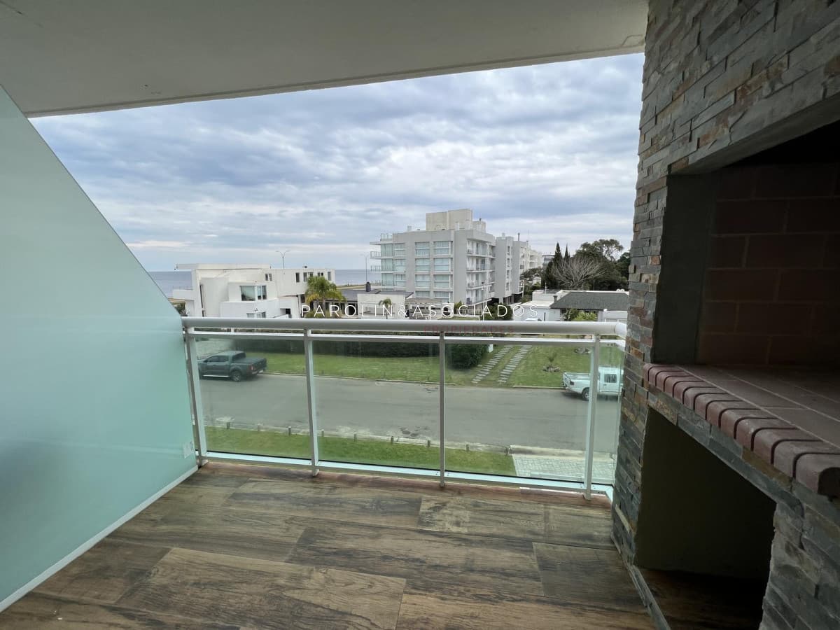 Apartamento a estrenar en Edificio Cruceros 3, Punta del Este.