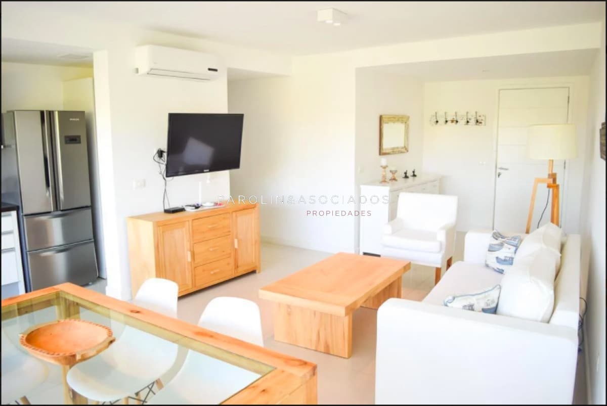 Apartamento en venta de 2 dormitorios en Bikini Beach, Punta del Este.