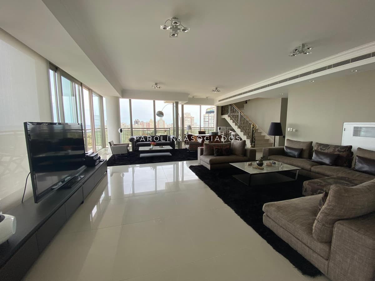 Penthouse en venta en Torre Imperiale II, Punta del Este.