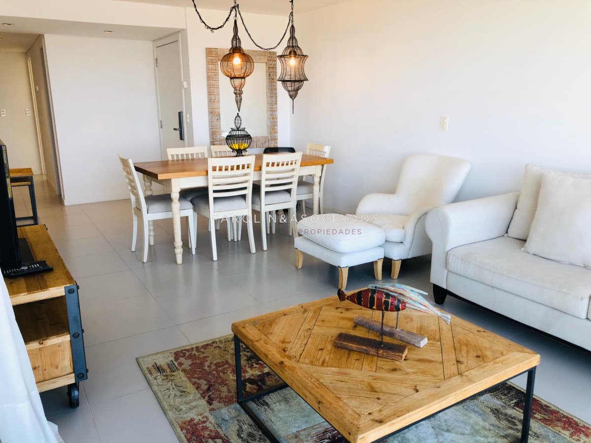 Apartamento en venta en primera línea, edificio Lumiere - Punta del Este.