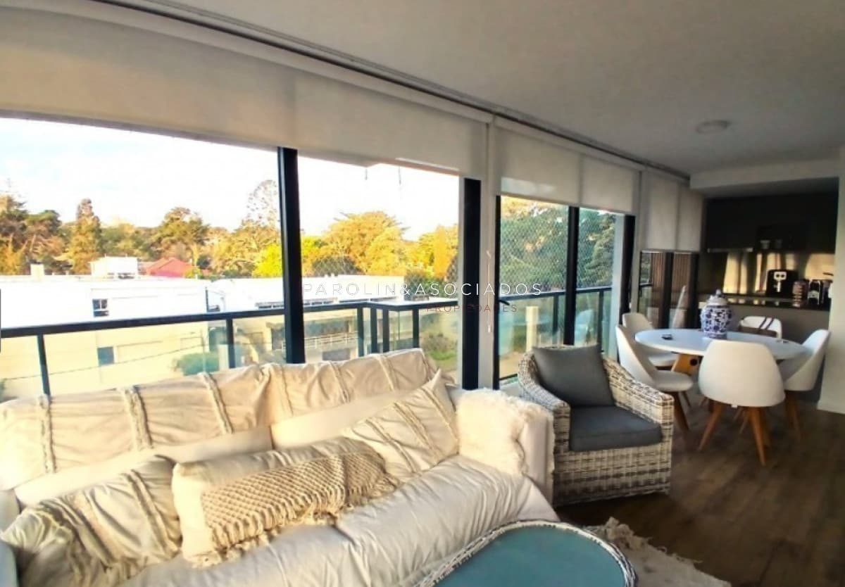 Departamento en Venta de 2 Dormitorios en Mansa inn Beach, Mansa Punta del Este