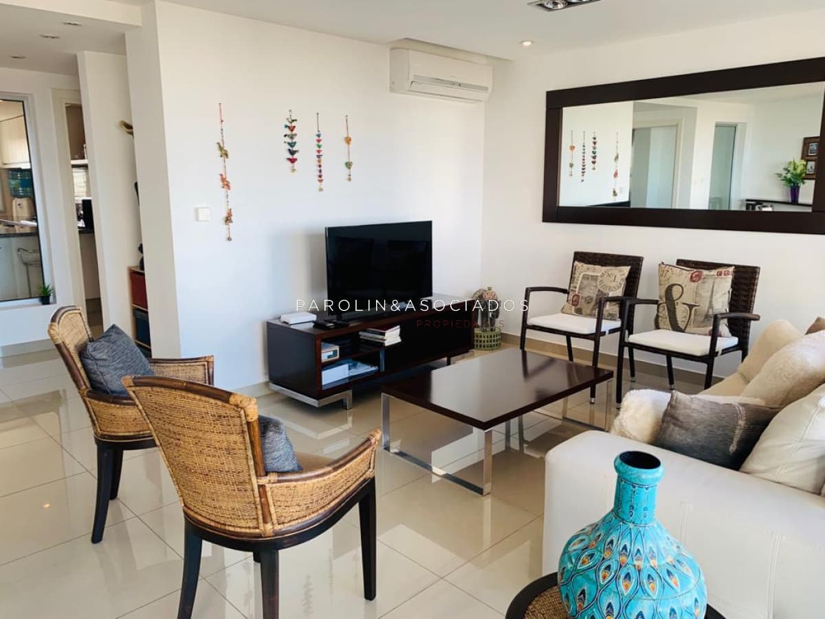 Apartamento en venta de 3 dormitorios en Brava Biarritz, Punta del Este.