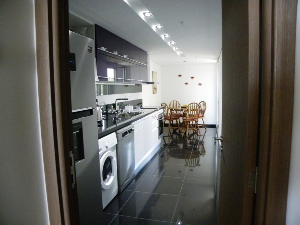 Apartamento en venta de 2 dormitorios en Look Tower, Punta del Este.