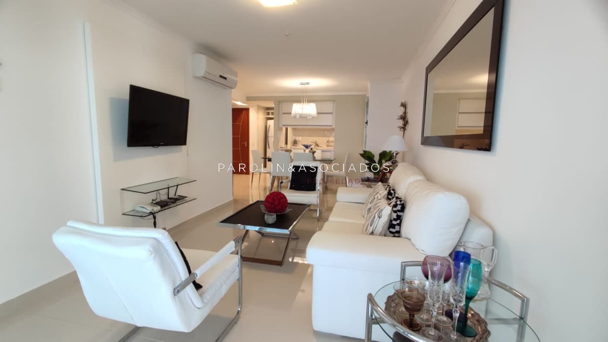 Apartamento en Alquiler Temporario de 2 dormitorios en Miami Boulevard I, Punta del Este.