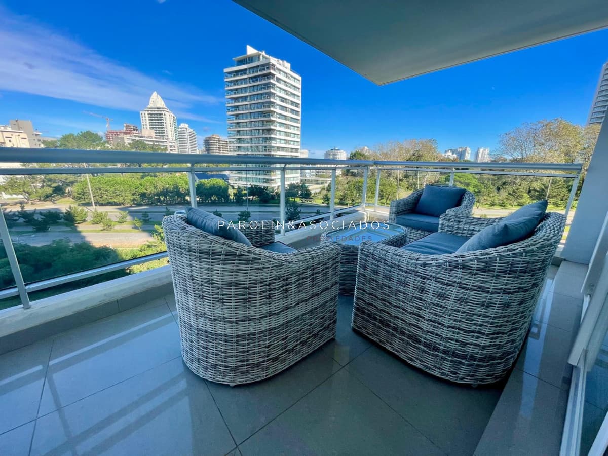 Apartamento de 1 dormitorio en venta Torre One, Brava, Punta del Este