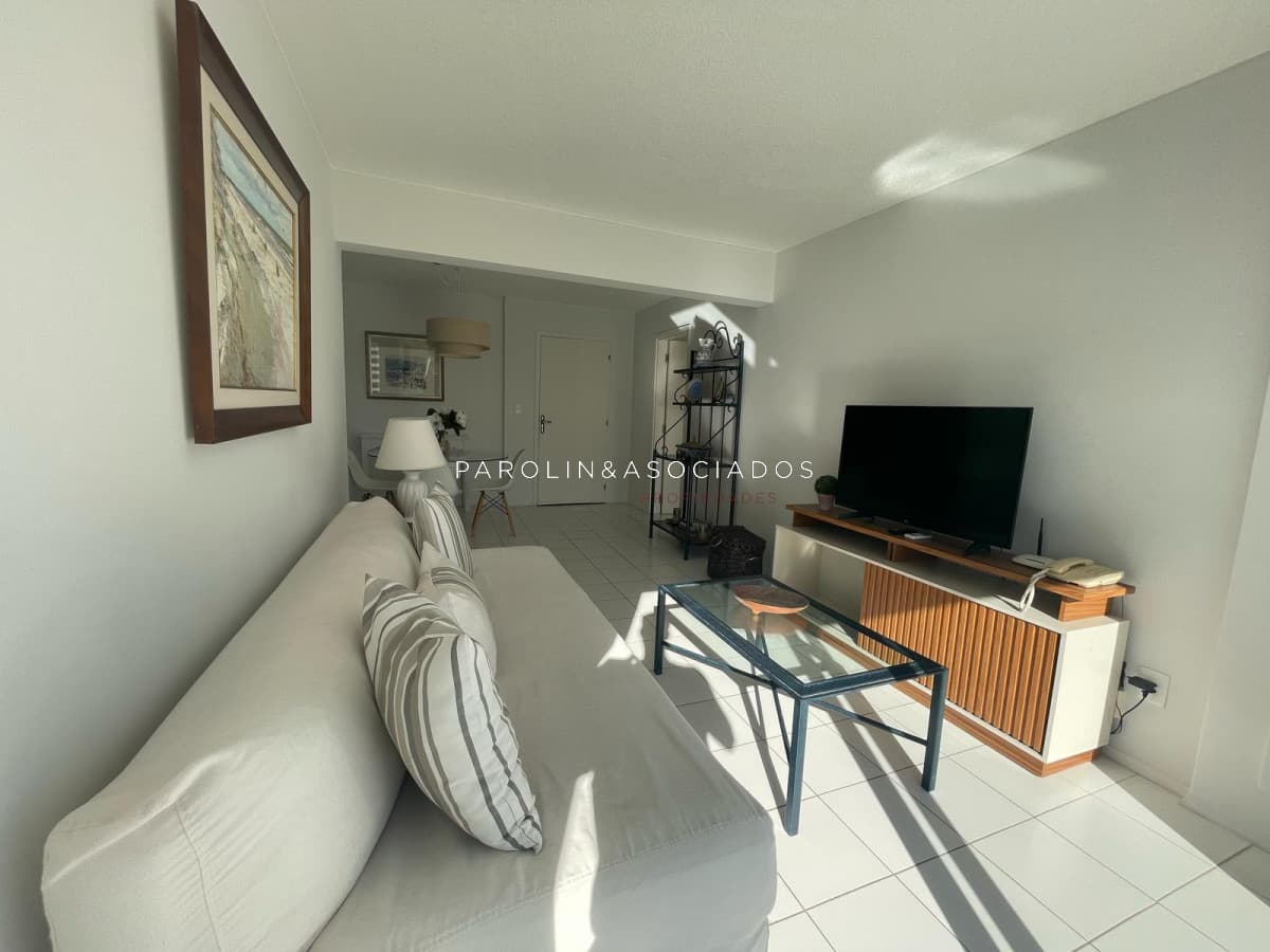 Departamento en Venta de 1 dormitorio y medio Torre Marina II, Punta del Este