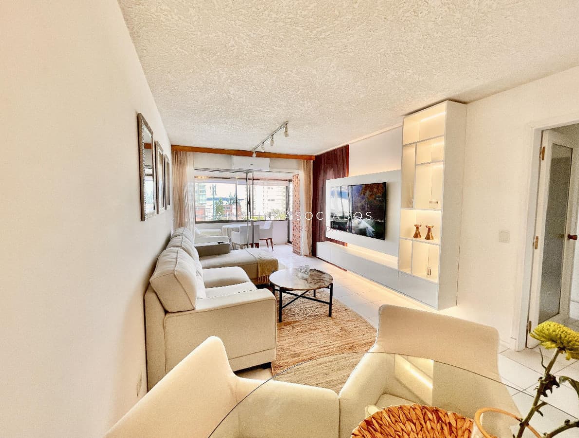 Departamento en Venta de 2 dormitorios en Playa Brava, Punta del Este