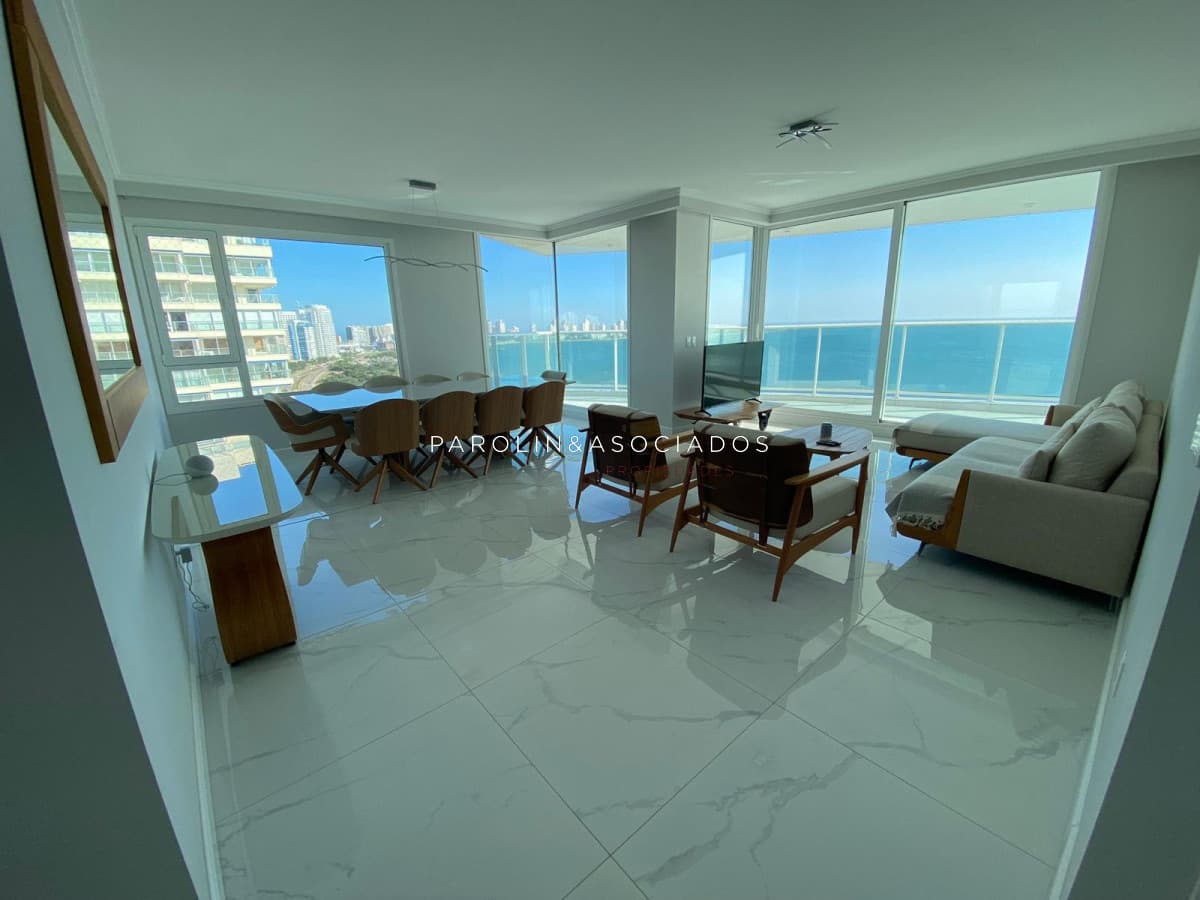 Paramount De 4 Dormitorios En Suites en Venta, Punta del Este