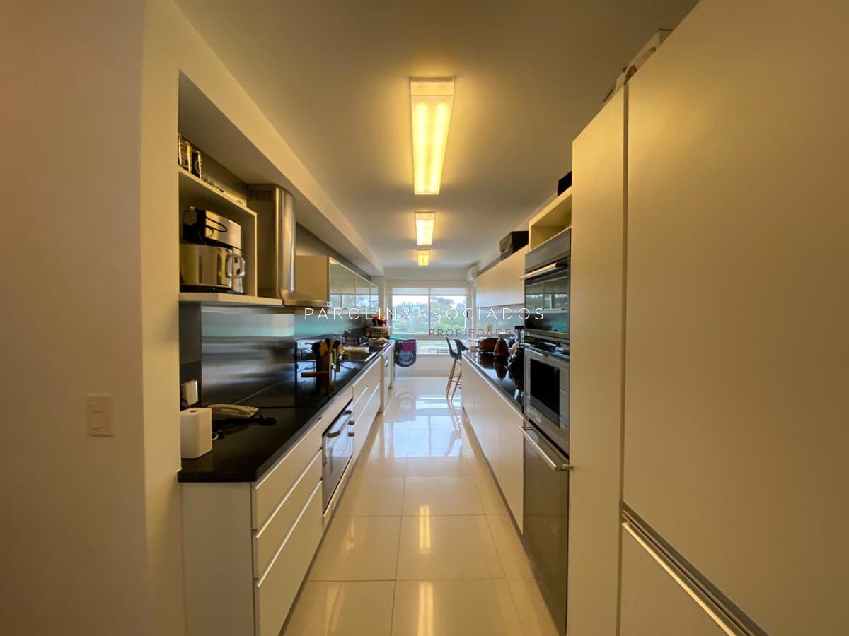 Apartamento en venta de 3 dormitorios en Terrazas de Villa Brava, Punta del Este.
