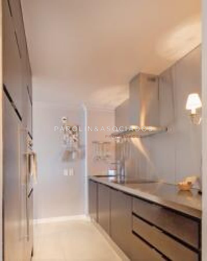 Hermoso apartamento en venta en piso alto en torre Yoo, Punta del Este.