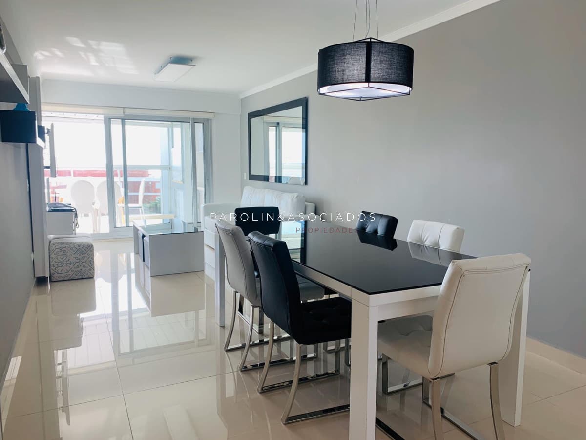 Apartamento en venta de 2 dormitorios en Miami Boulevard, Punta del Este.