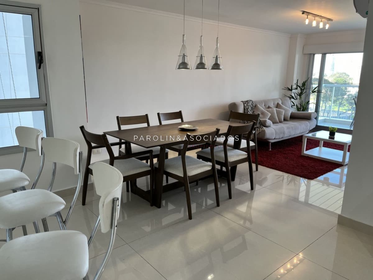 Apartamento de 2 dormitorios en venta Miami Boulevard, Punta del Este