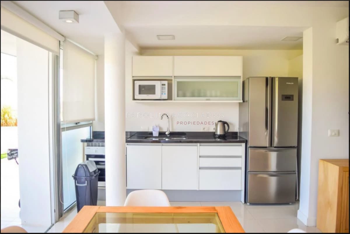 Apartamento en venta de 2 dormitorios en Bikini Beach, Punta del Este.
