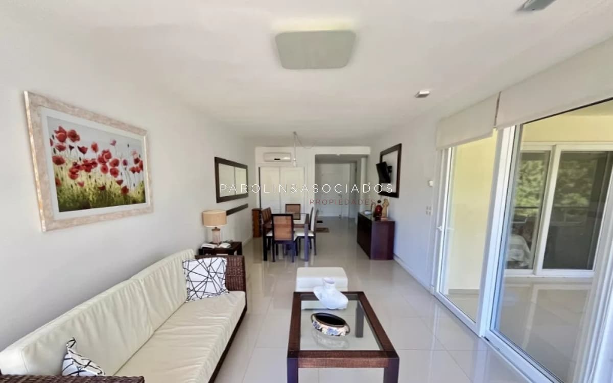 Apartamento en venta de 2 dormitorios en Solanas, Punta del Este.