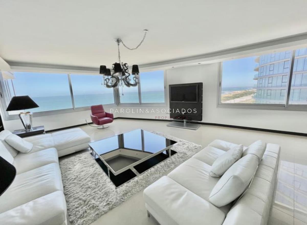 Apartamento en venta de 3 dormitorios en Tiburón III, Punta del Este