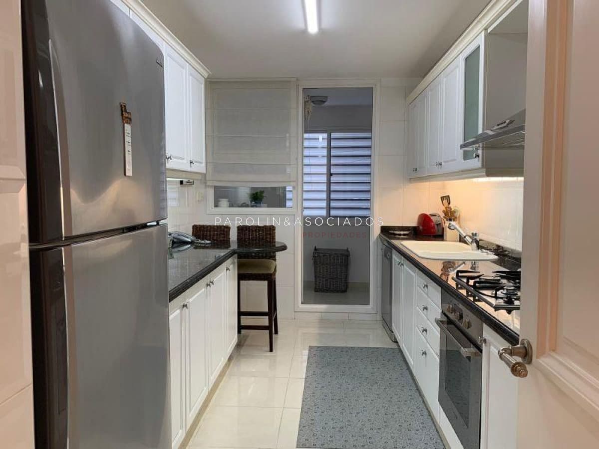 Apartamento en venta de 3 dormitorios en Le Jardin, Punta del Este.