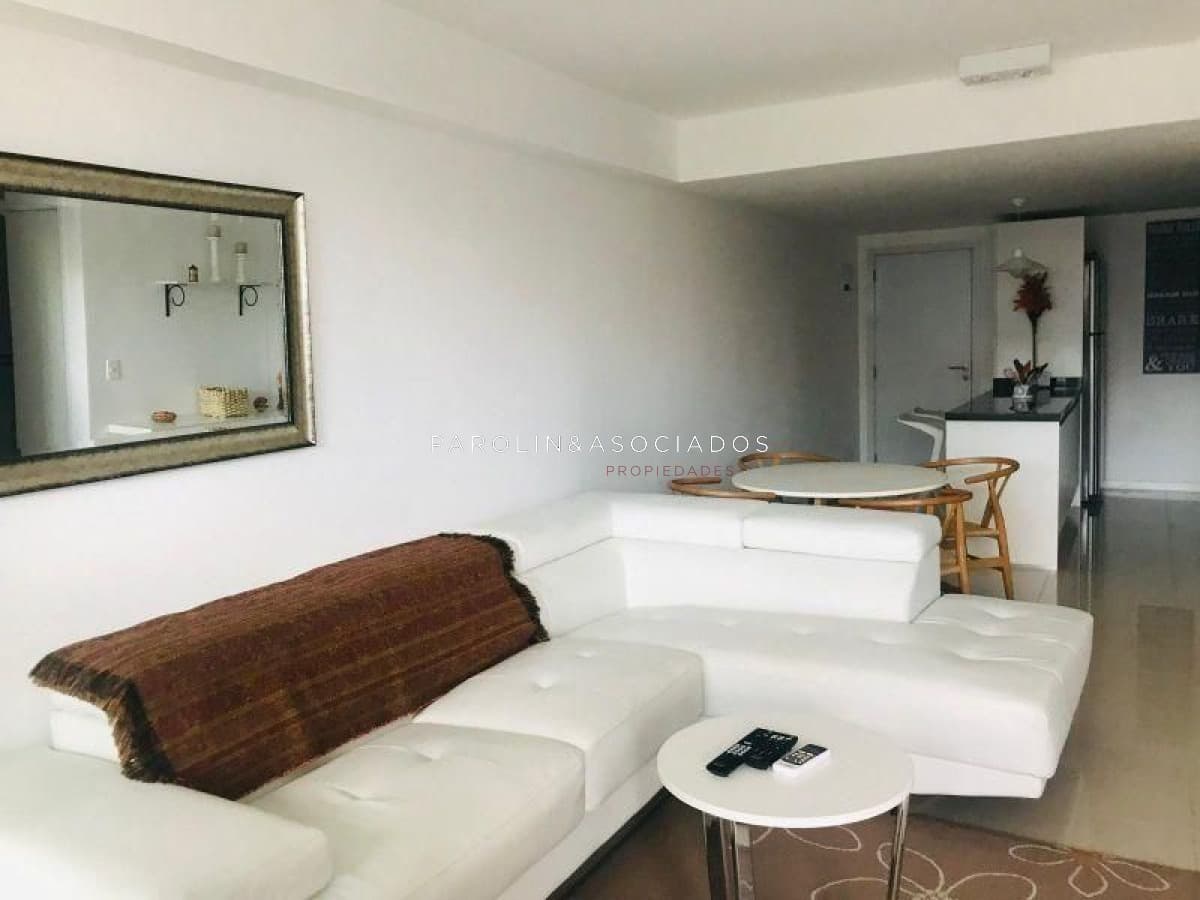 Hermoso apartamento en venta en Torre Esmeralda, Punta del Este.