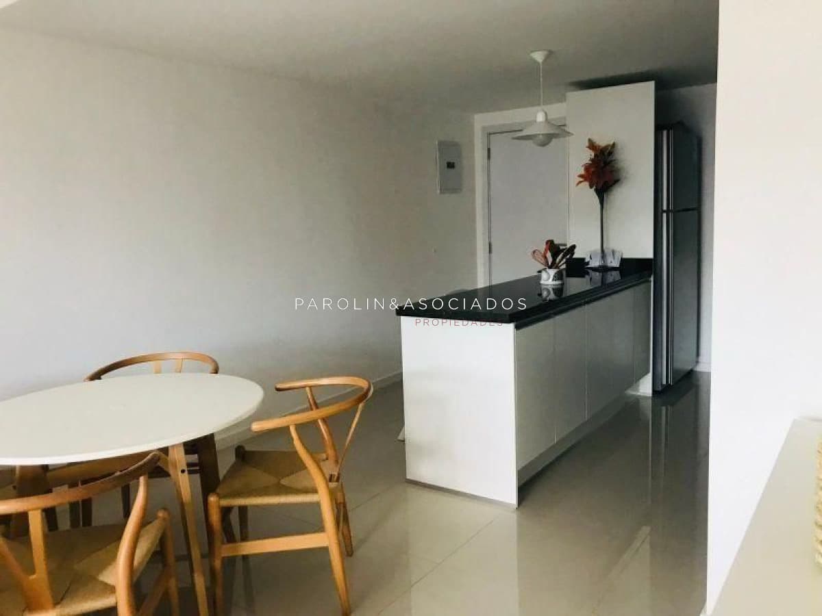 Hermoso apartamento en venta en Torre Esmeralda, Punta del Este.