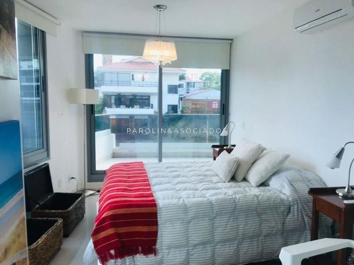 Hermoso apartamento en venta en Torre Esmeralda, Punta del Este.