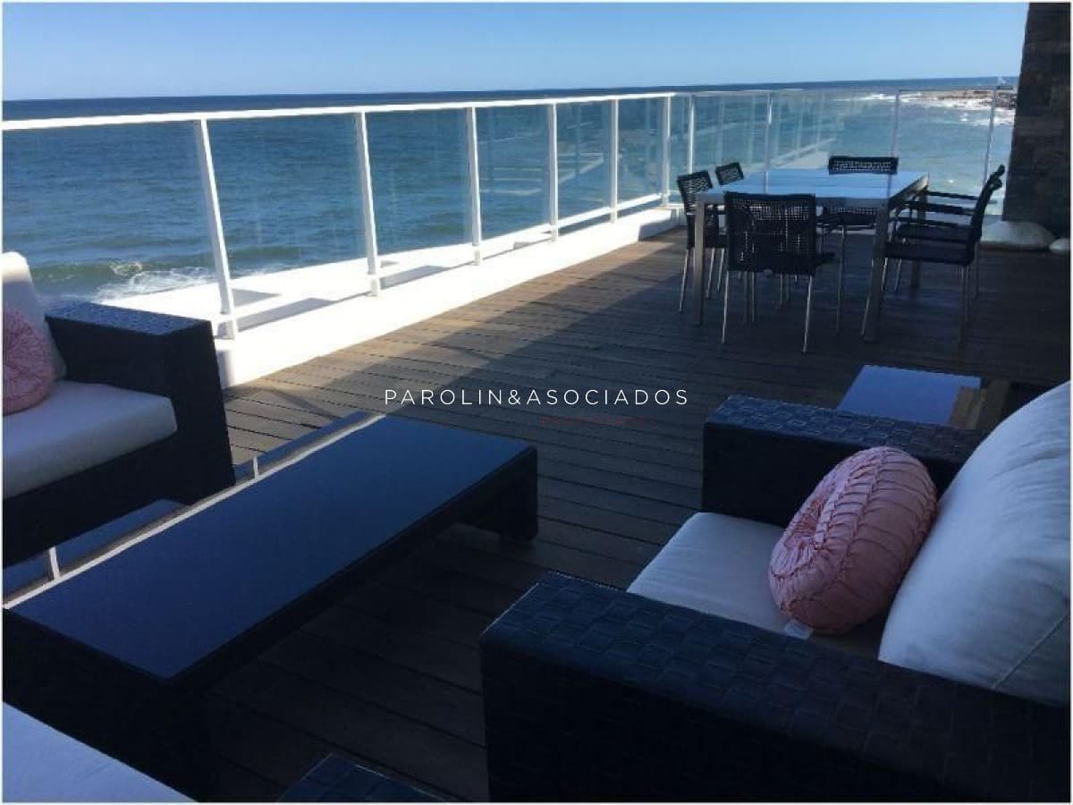 Apartamento en venta de 3 dormitorios en Bonaire, Punta del Este.