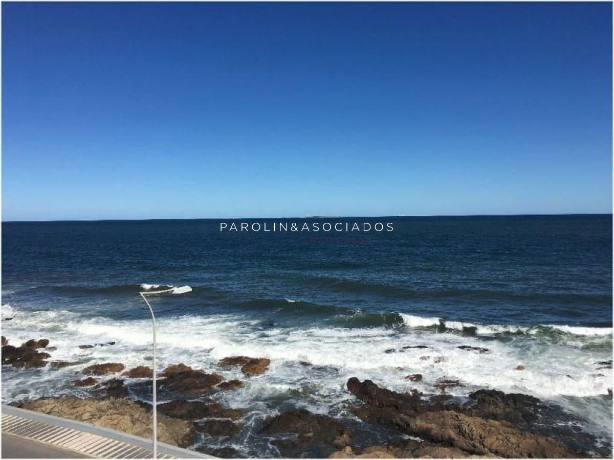 Apartamento en venta de 3 dormitorios en Bonaire, Punta del Este.