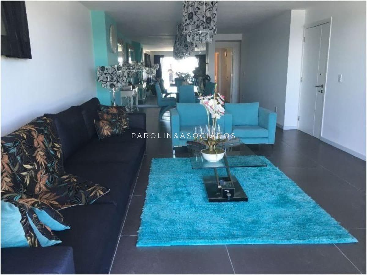 Apartamento en venta de 3 dormitorios en Bonaire, Punta del Este.