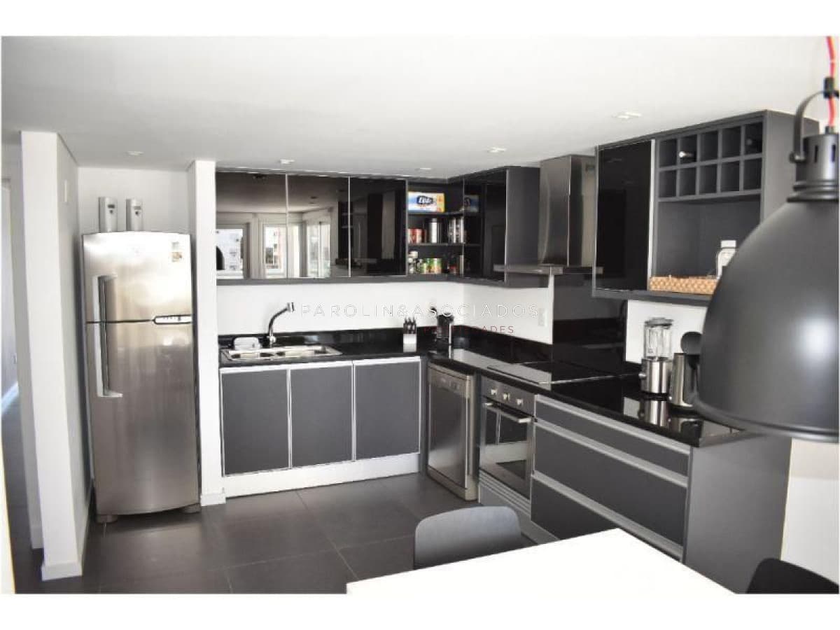 Penthouse en venta de 3 dormitorios en Bonaire, Punta del Este.