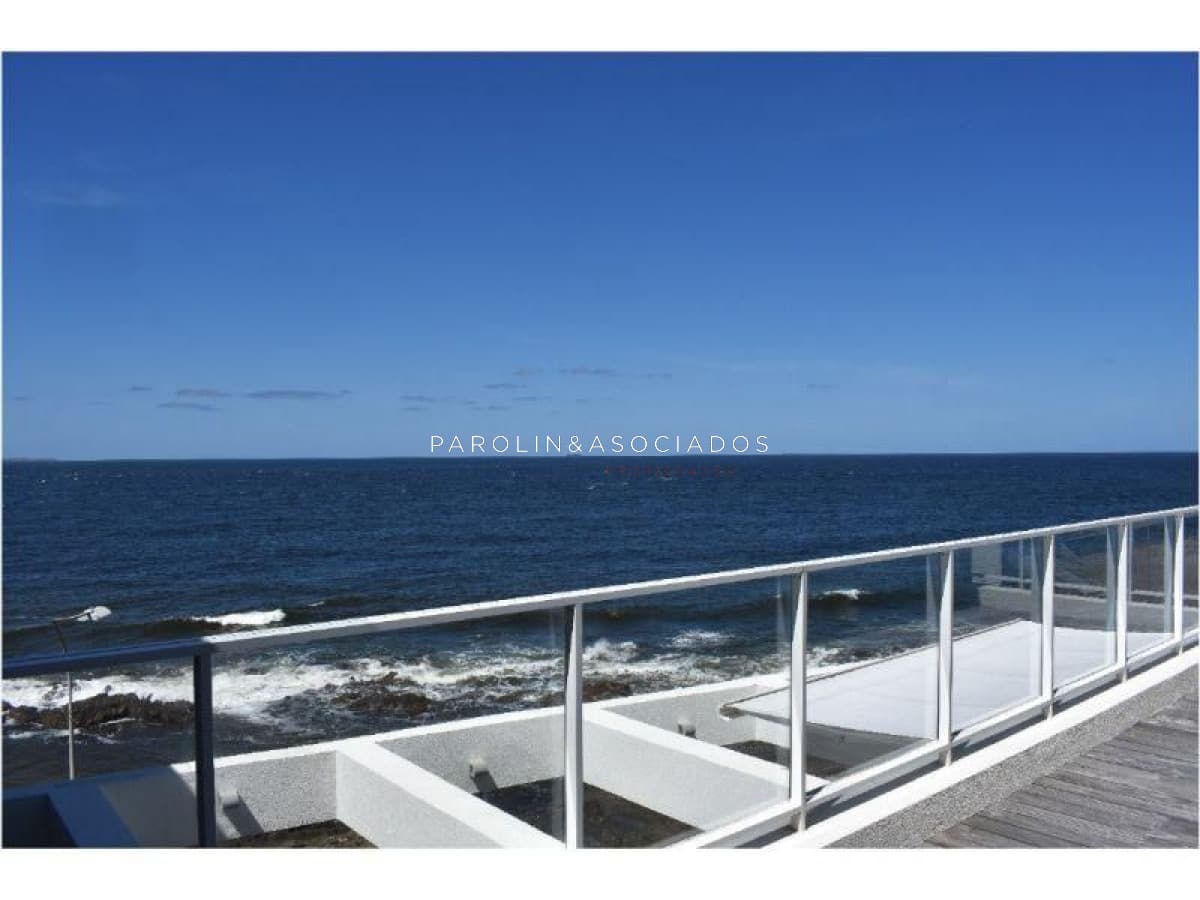 Penthouse en venta de 3 dormitorios en Bonaire, Punta del Este.