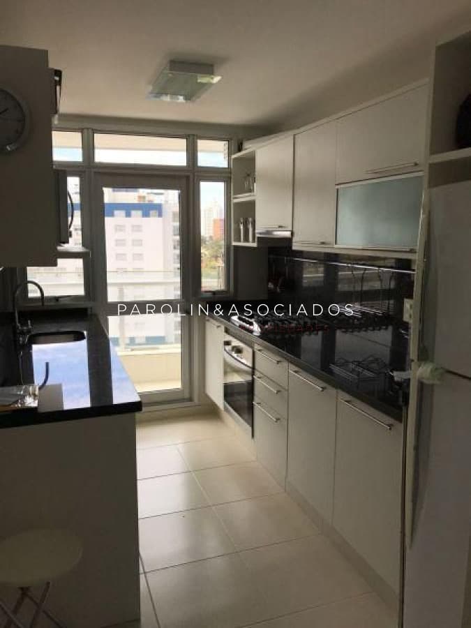 Apartamento en venta de 2 dormitorios en Season Tower, Punta del Este