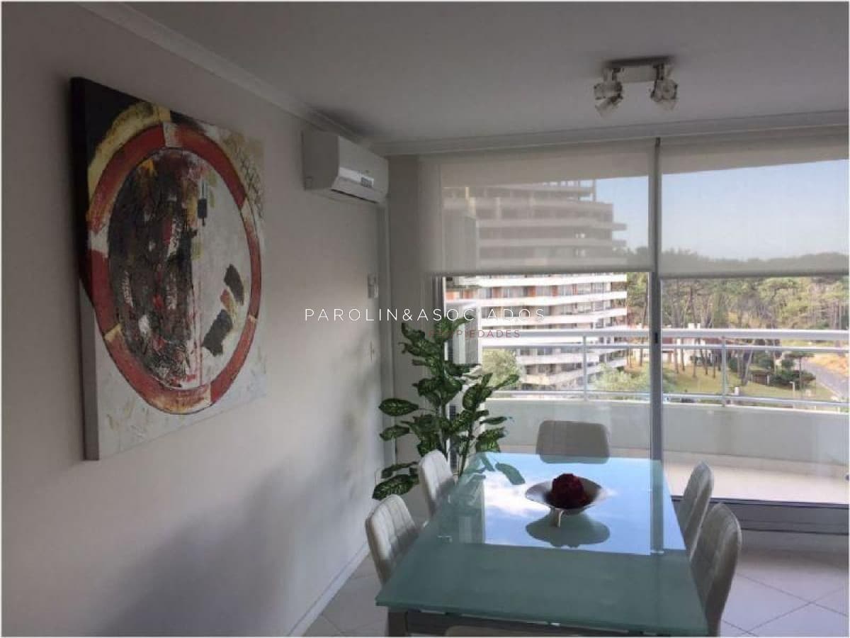 Apartamento en venta de 3 dormitorios en Ocean Drive, Punta del Este.