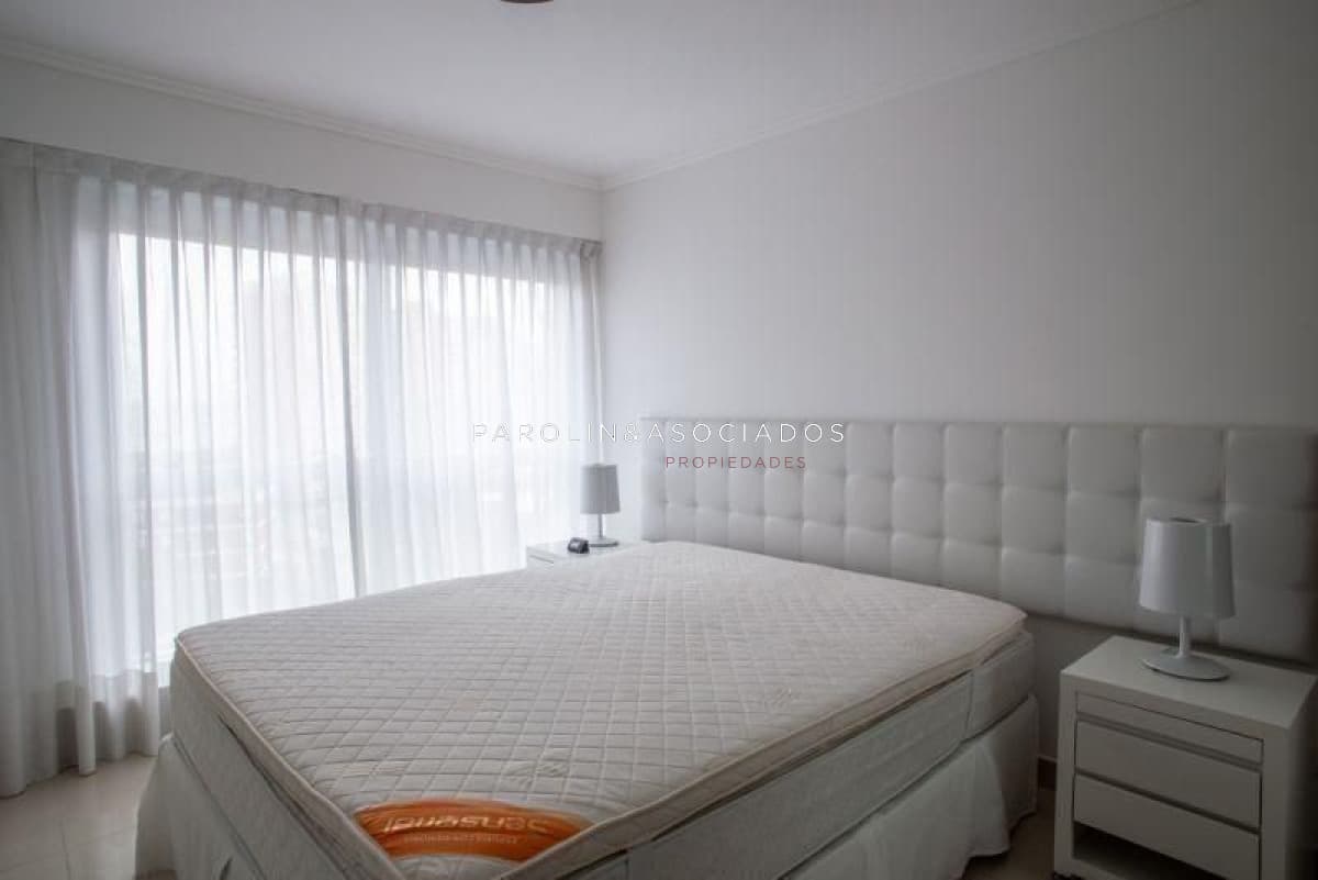 Apartamento en venta de 2 dormitorios en Miami Boulevard, Punta del Este.