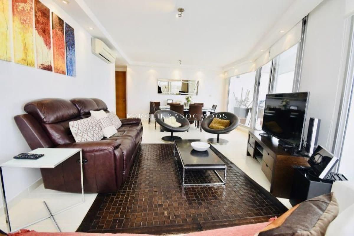 Apartamento en venta 3 dormitorios en venta en Season Tower, Punta del Este.