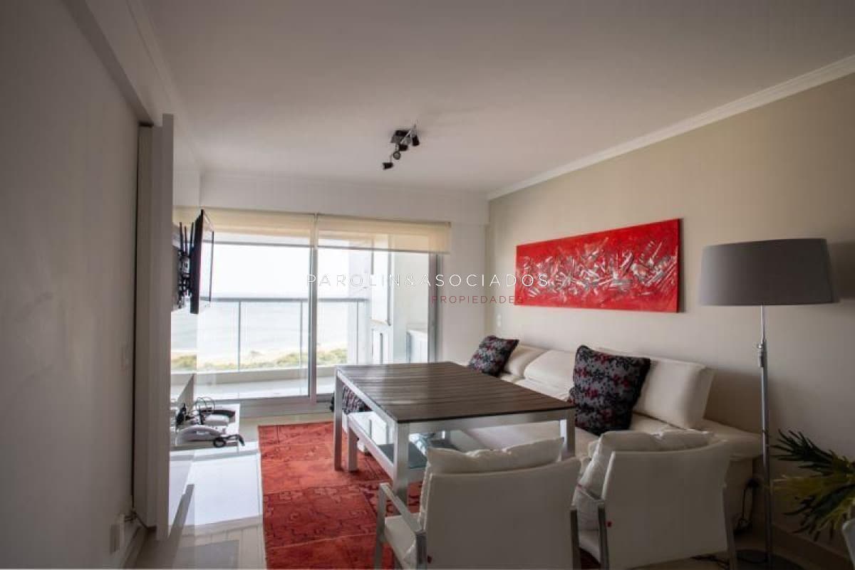 Apartamento en venta de 2 dormitorios en Miami Boulevard, Punta del Este.