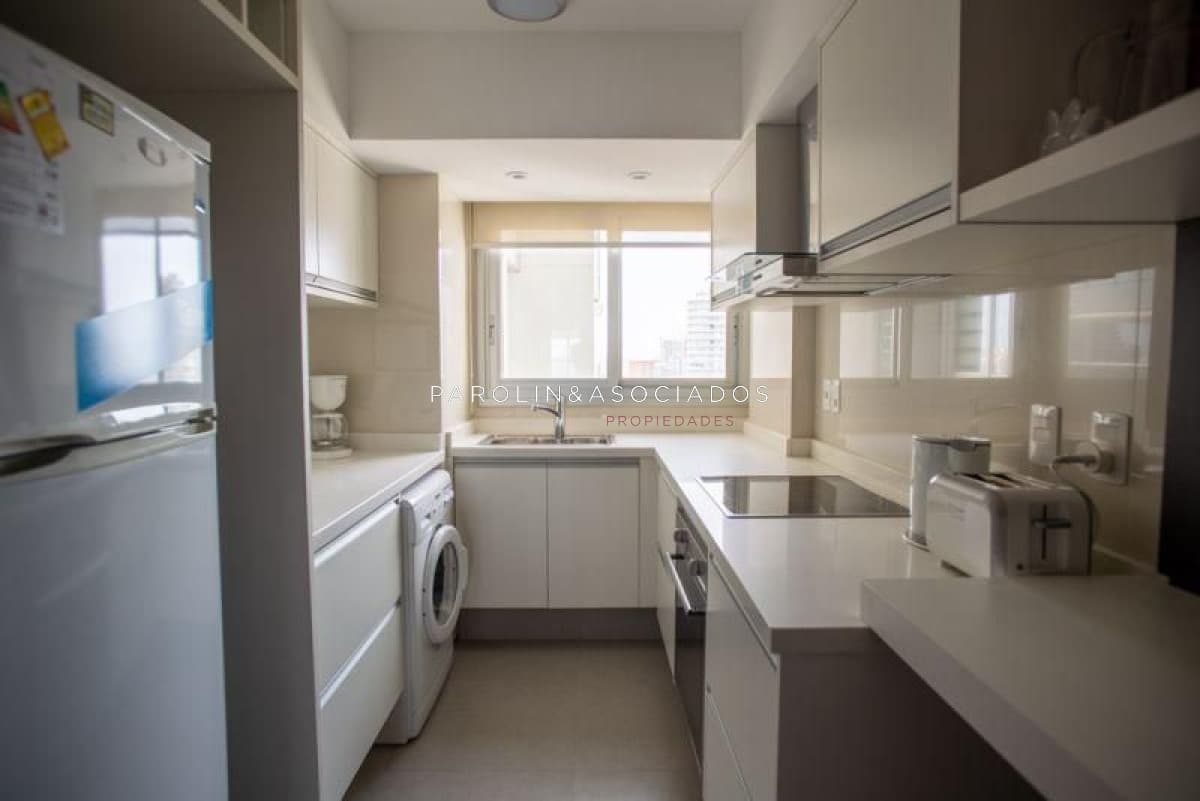 Apartamento en venta de 2 dormitorios en Miami Boulevard, Punta del Este.
