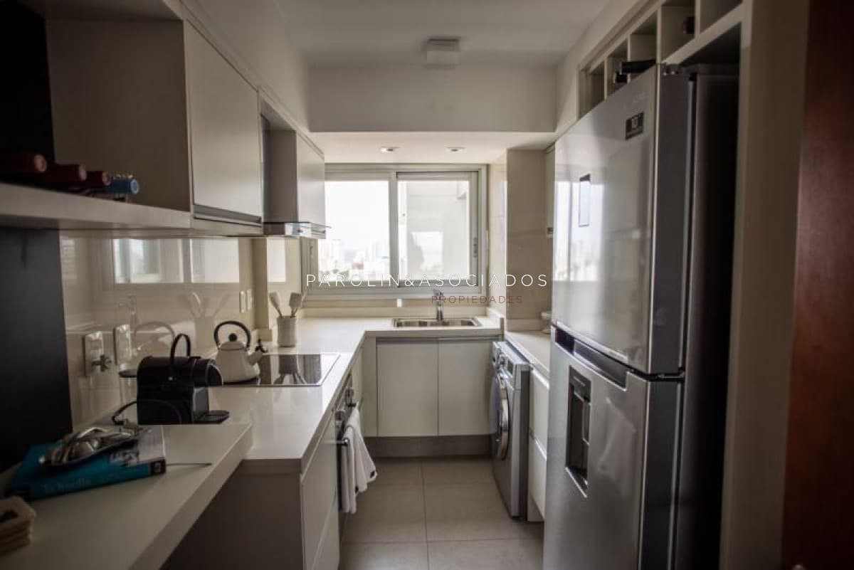 Apartamento en venta de 2 dormitorios en Miami Boulevard, Punta del Este.