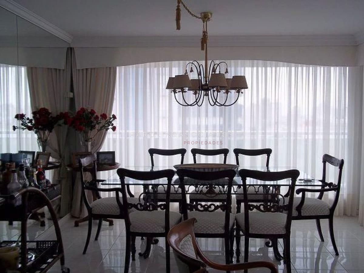 Apartamento en venta de 3 dormitorios en Puerto de Punta del Este.