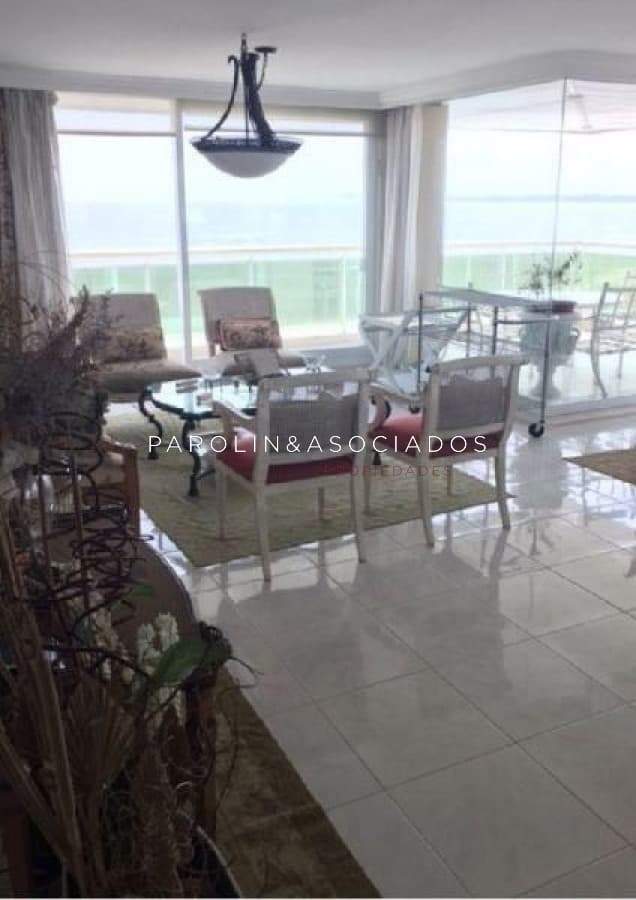Apartamento 3 dormitorios en coral tower, mansa, Punta del Este.